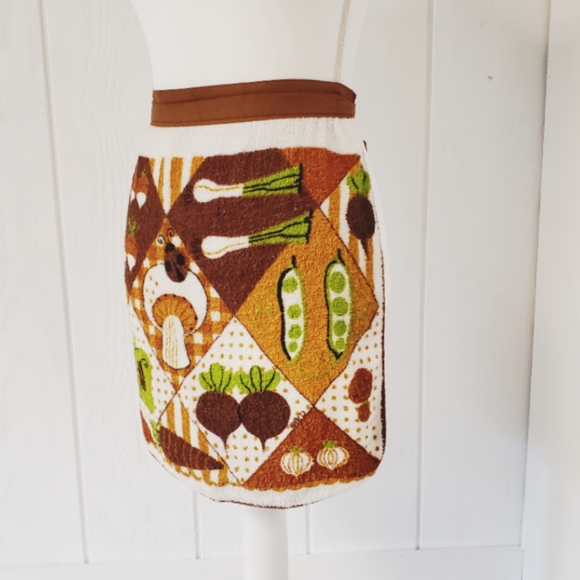 Vintage, apron, mushroom, bug, veggies 70's